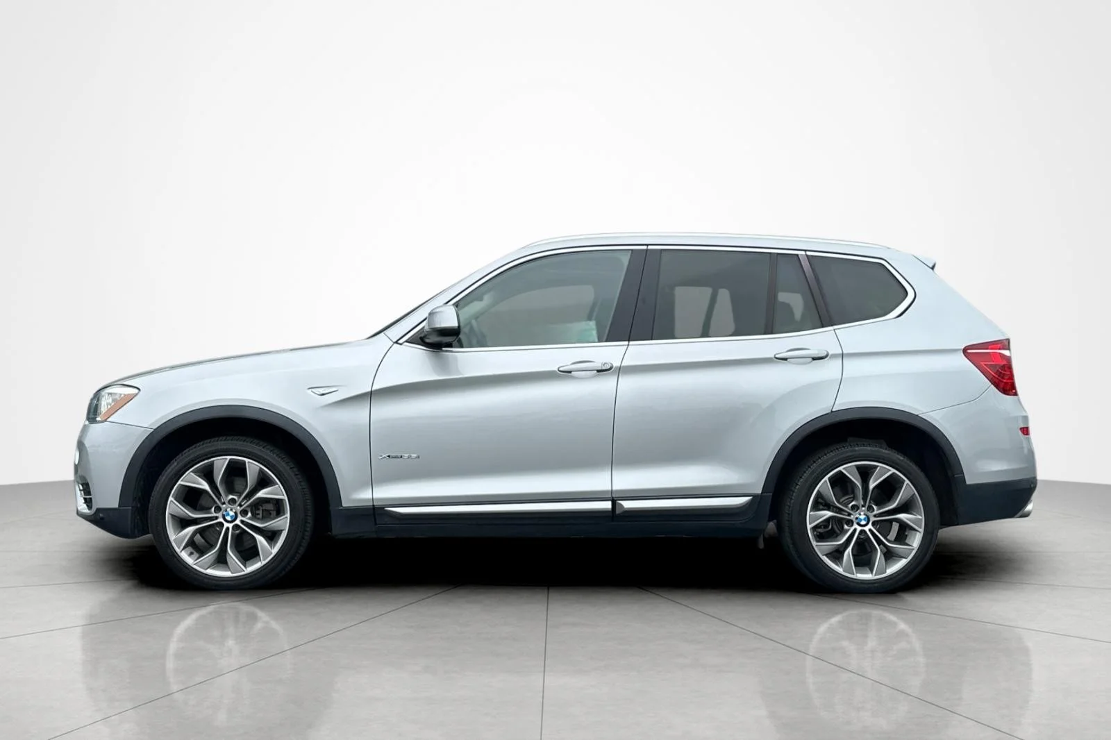 Used 2016 Glacier Silver Metallic BMW xDrive35i image 2