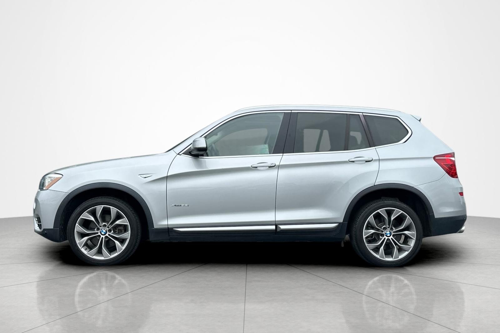 Used 2016 Glacier Silver Metallic BMW xDrive35i image 2