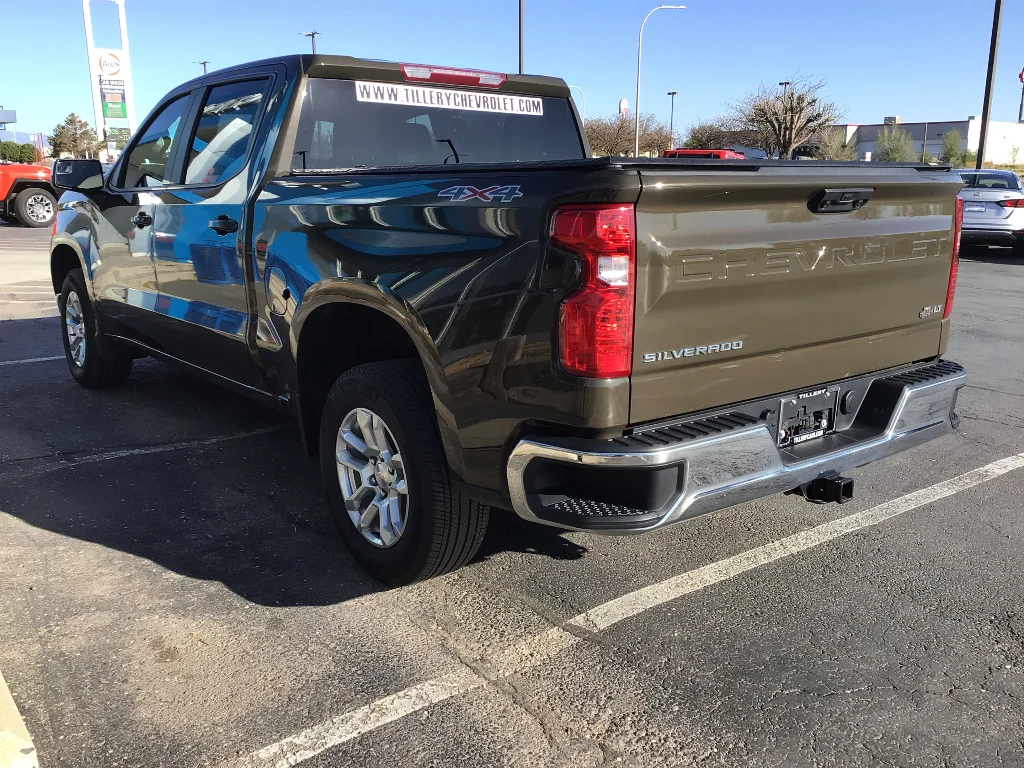Used 2023 Harvest Bronze Metallic Chevrolet LT (2FL) image 4