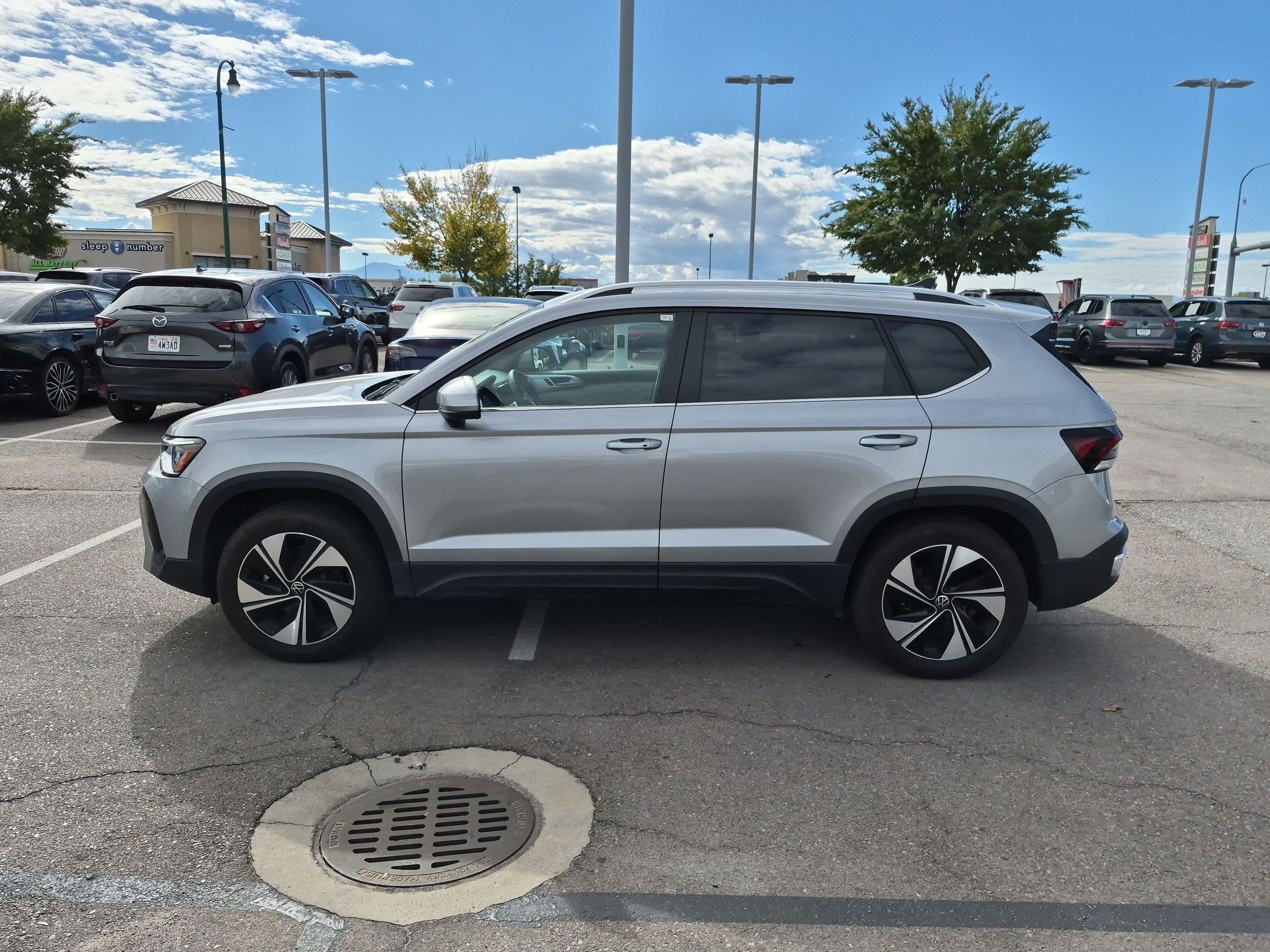 New 2026 Pyrite Silver Metallic Volkswagen SE image 7
