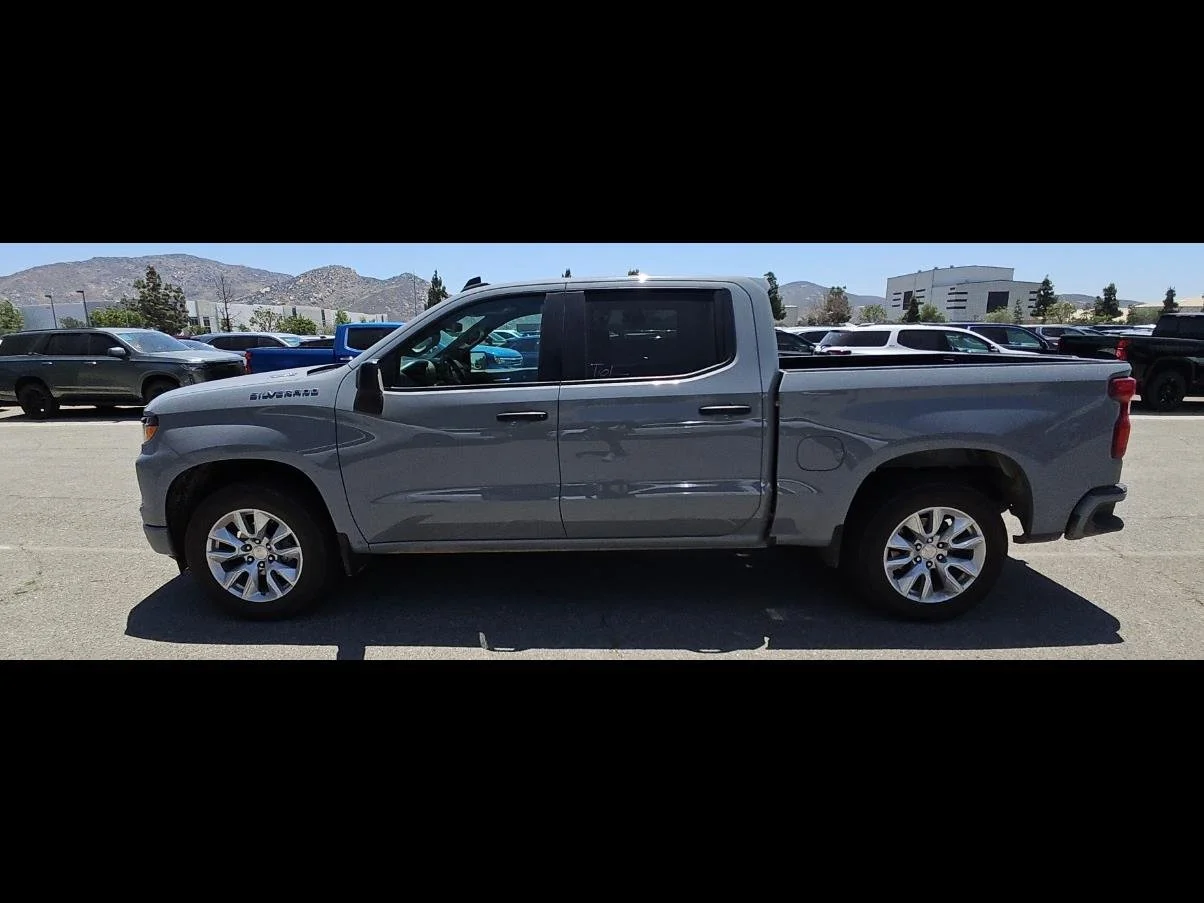 Used 2024 Slate Gray Metallic Chevrolet Custom image 9