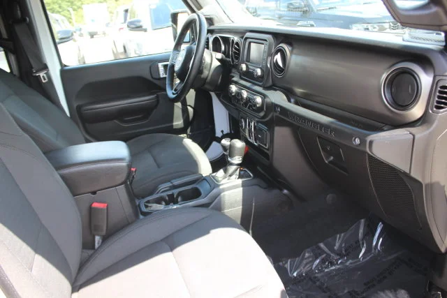 Used 2019 White Jeep Unlimited Sport S image 31