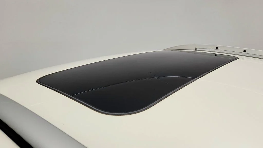 Used 2019 Pearl White Tricoat Nissan AWD SL w/ Premium Package, Moonroof & Bose Audio image 10