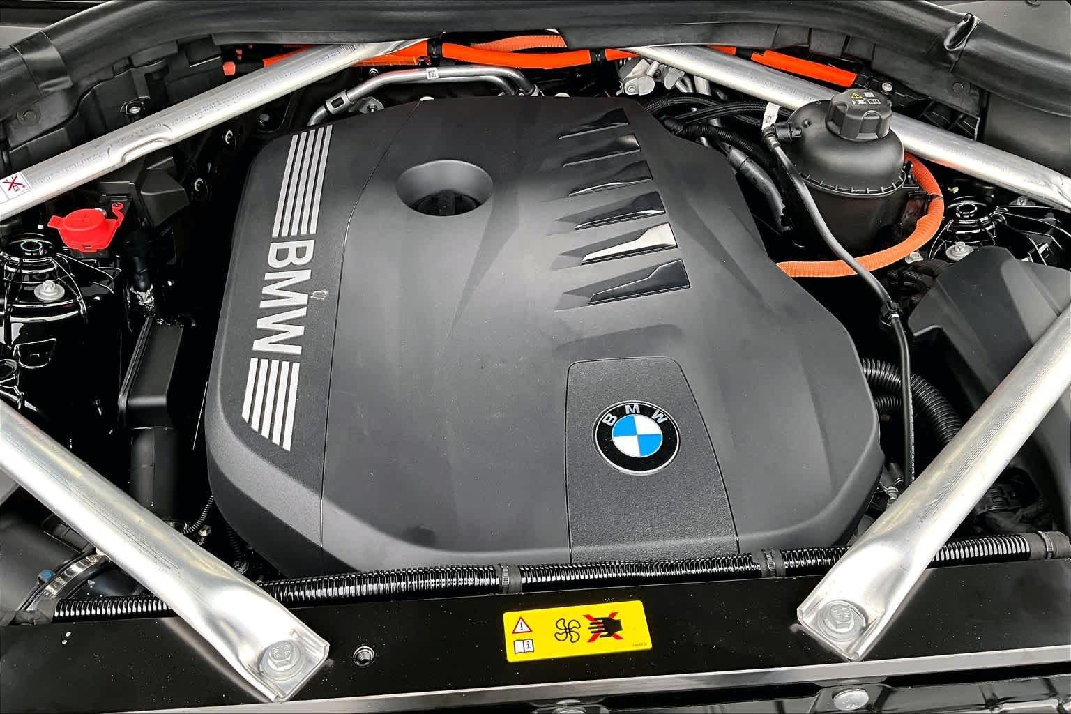 New 2026 Black Sapphire Metallic BMW xDrive50e image 17