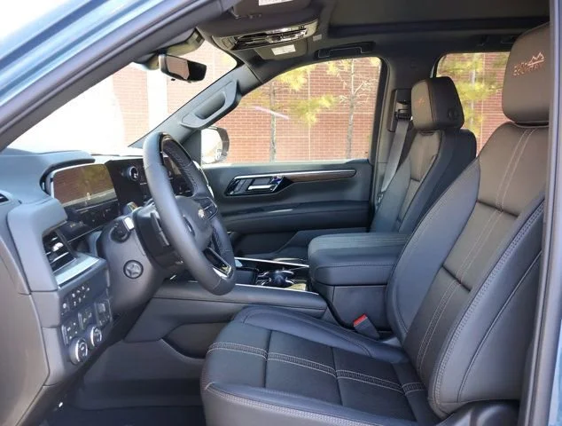 2026 Chevrolet Suburban High Country - Photo 12