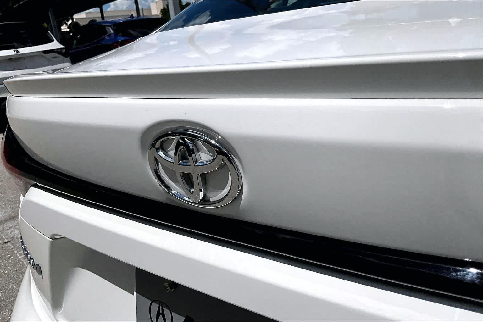 Used 2024 Ice Cap Toyota SE image 31