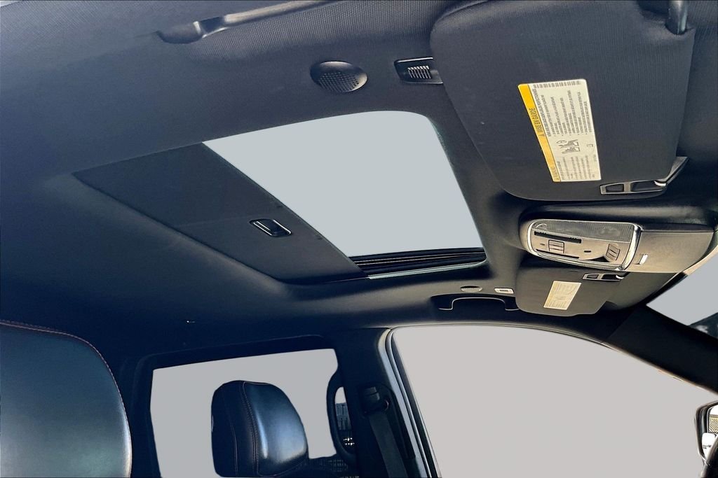 Used 2019 Silver Jeep Trailhawk image 28