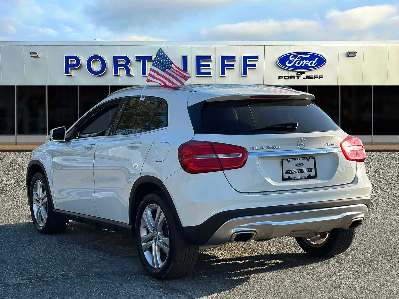 Used 2016 Cirrus White Mercedes-Benz GLA 250 image 8