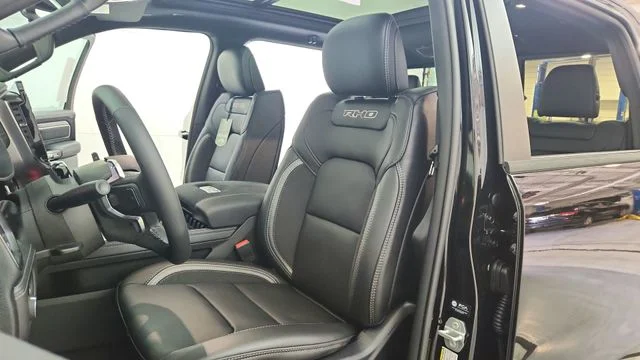 New 2026 Diamond Black Crystal Pearl-Coat Exterior Paint RAM RHO image 16