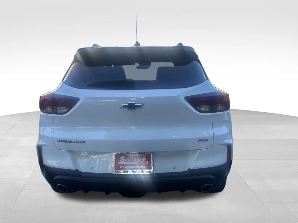 Used 2021 White Chevrolet RS image 10