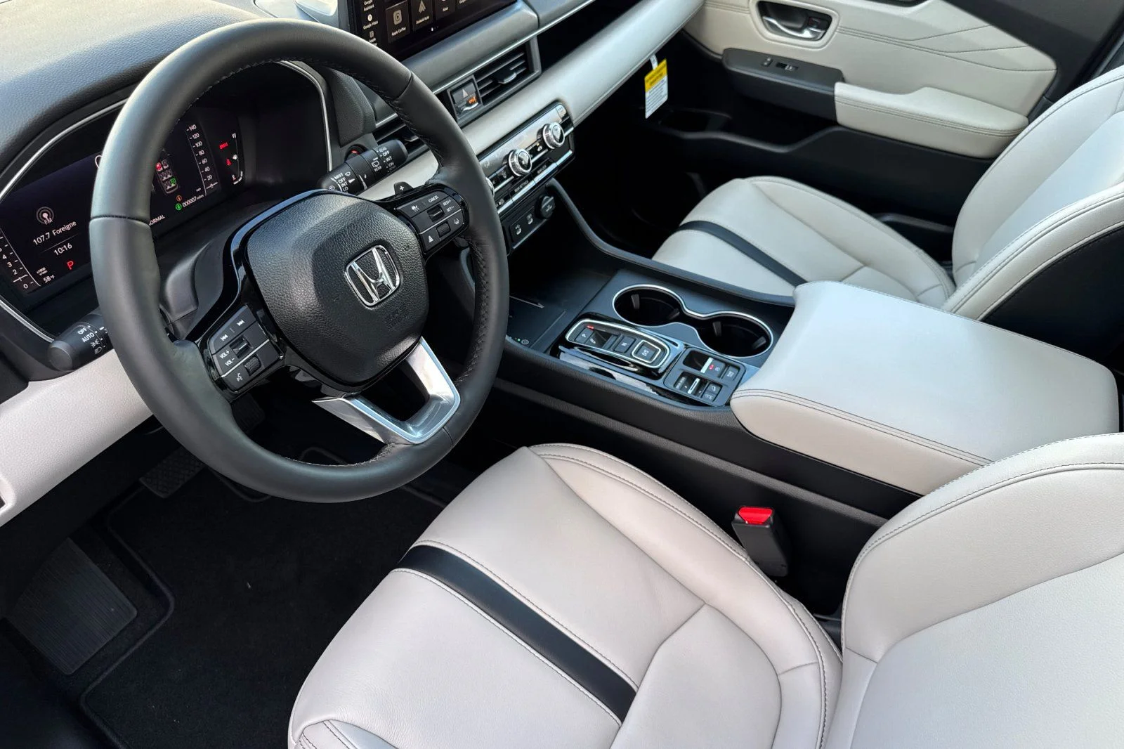 New 2026 Platinum White Pearl Honda AWD Touring image 9