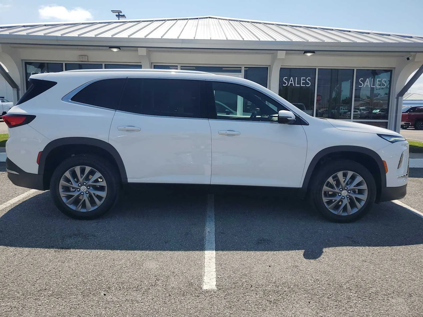 Used 2026 Summit White Buick Preferred image 9