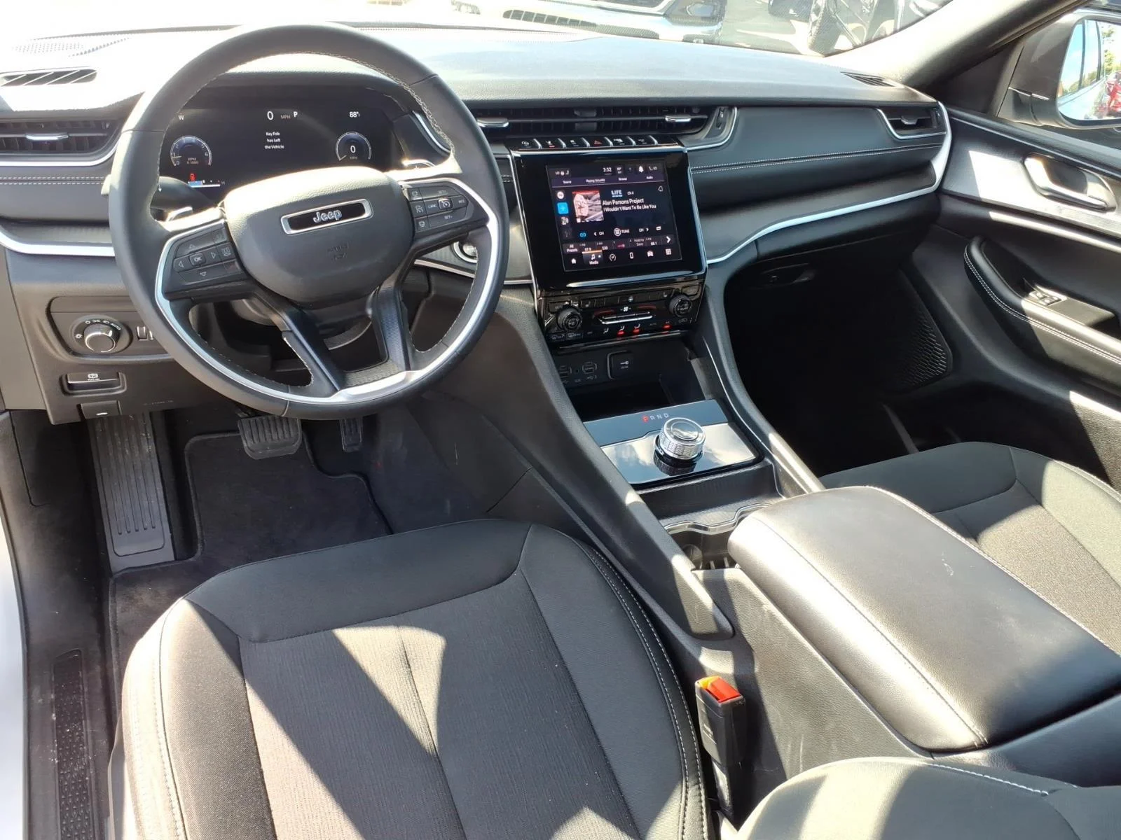 Used 2025 Silver Zynith Jeep Laredo X image 20