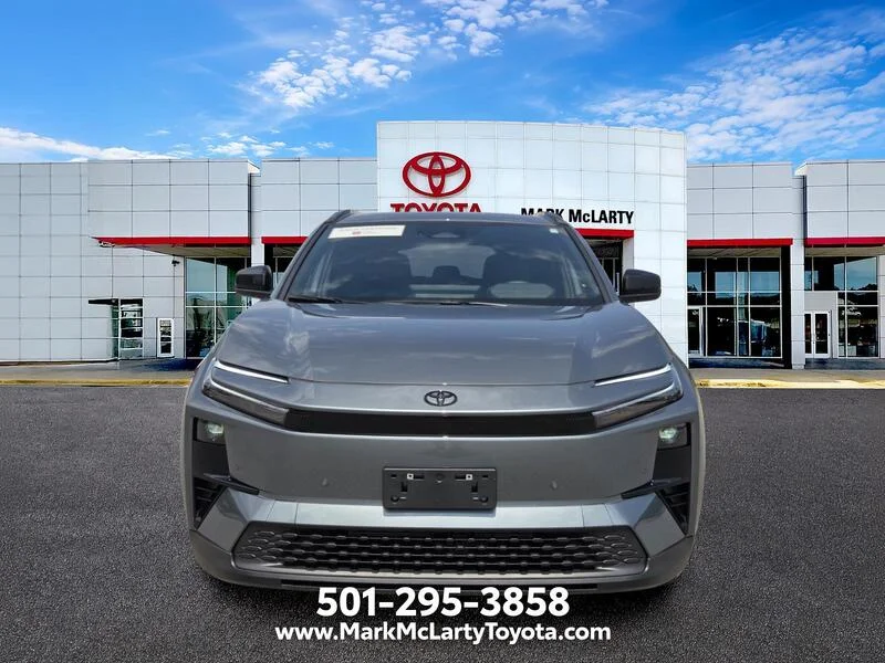 Used 2026 Overcast TOYOTA SE AWD image 8
