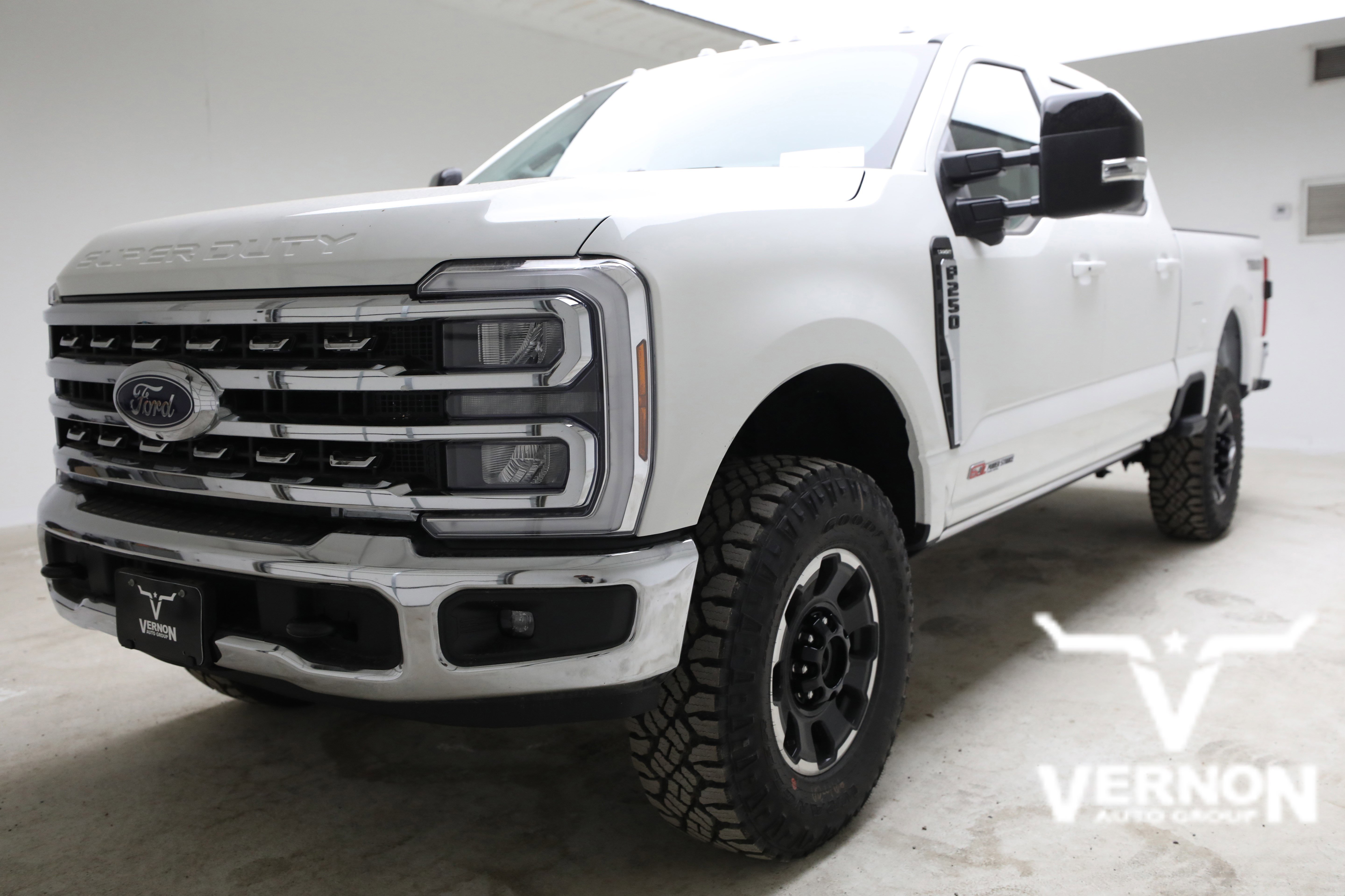 New 2026 Star White Metallic Tri-Coat Ford  image 1