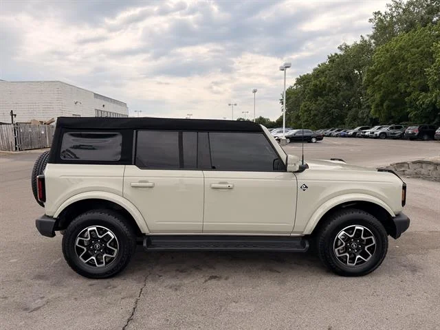 Used 2025 Desert Sand Ford Outer Banks image 2