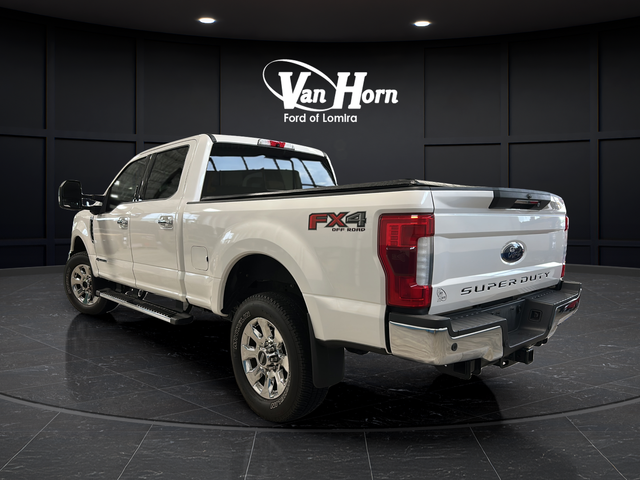 Used 2019 White Platinum Clearcoat Metallic Ford Lariat image 5