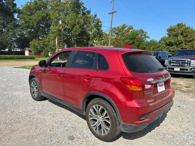 Used 2018 Red Mitsubishi 2.0 ES image 9