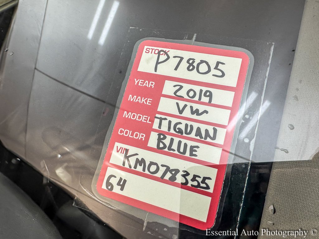 Certified Used 2019 Blue Metallic Volkswagen 2.0T SE image 27