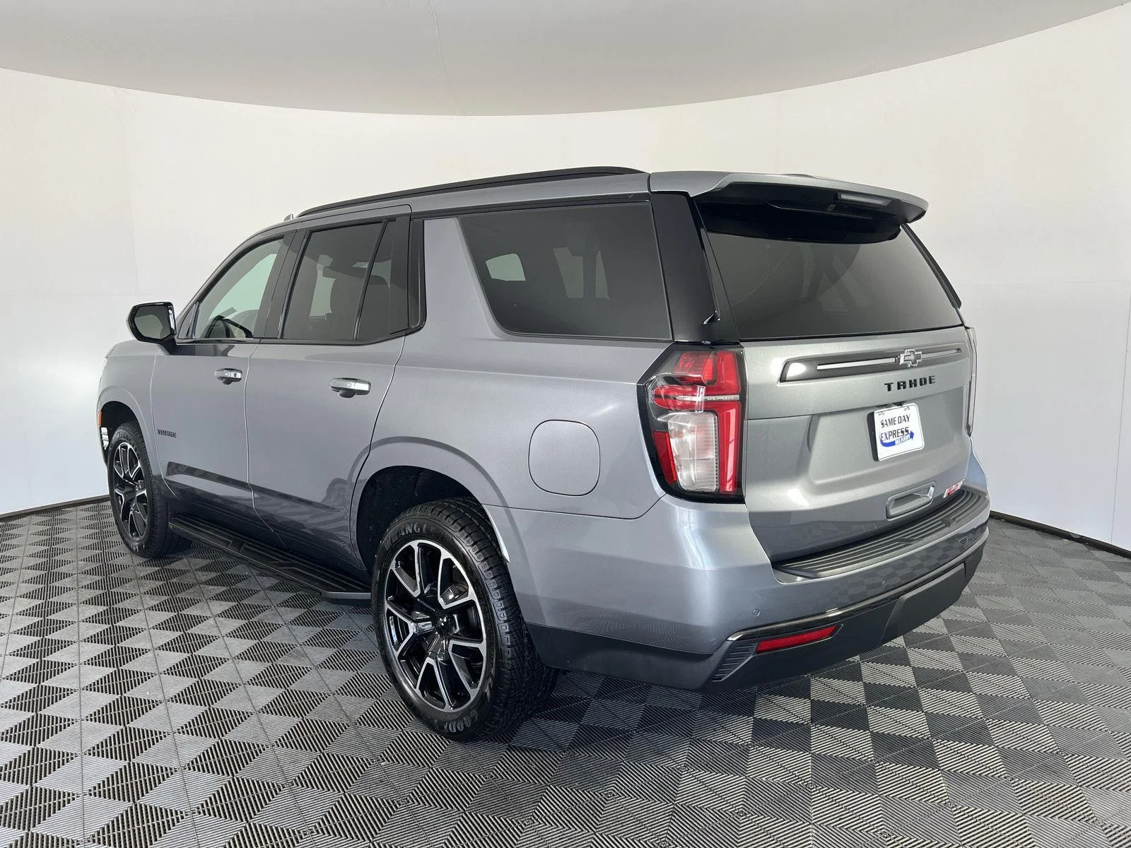Used 2021 Steel Metallic Chevrolet RST image 32