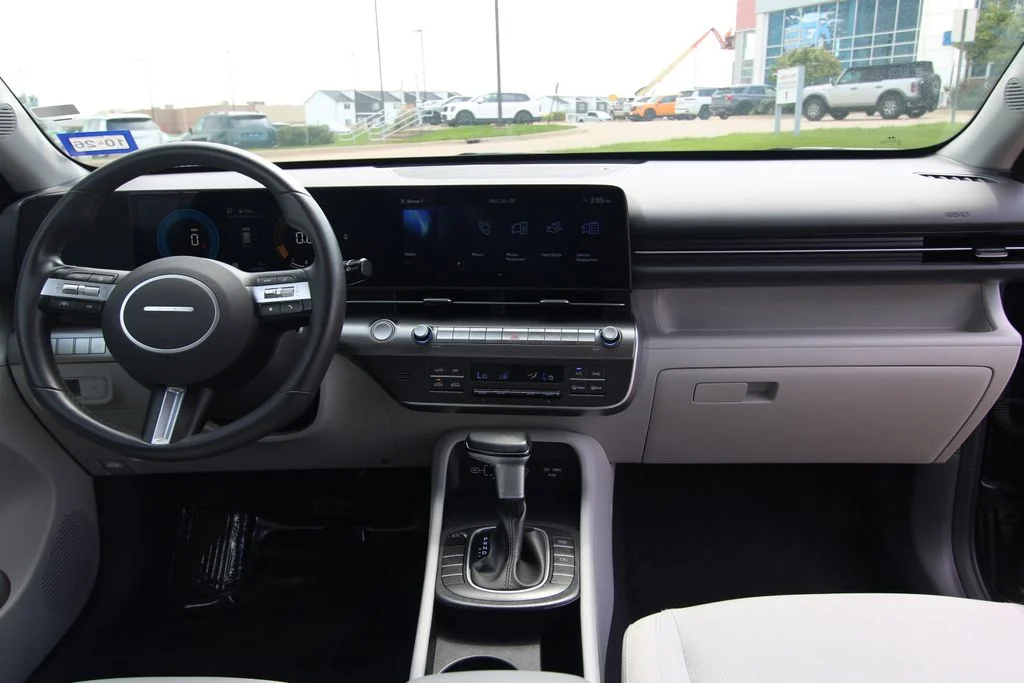 Used 2025 Black Hyundai SEL image 36