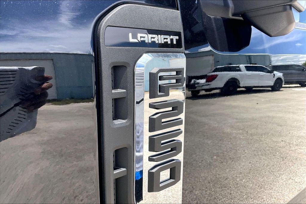 New 2026 Ford Super Duty F-250 Lariat 4D Crew Cab