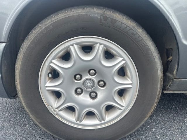 Used 2003  Jaguar Base image 12