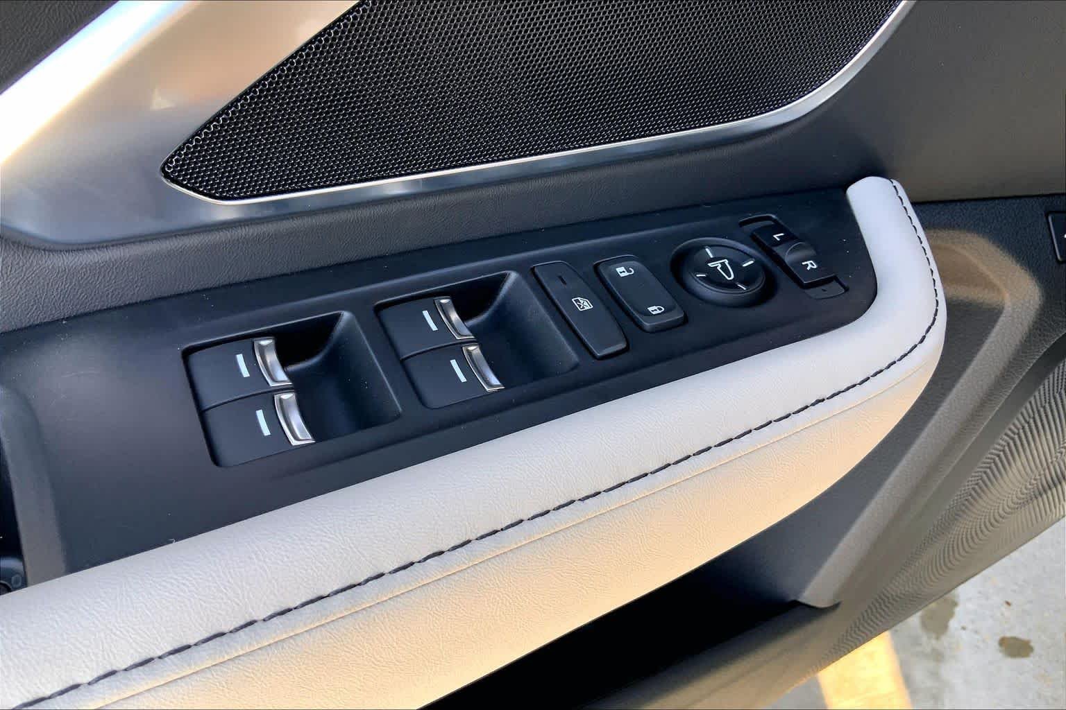 New 2026 Platinum White Pearl Acura  image 18