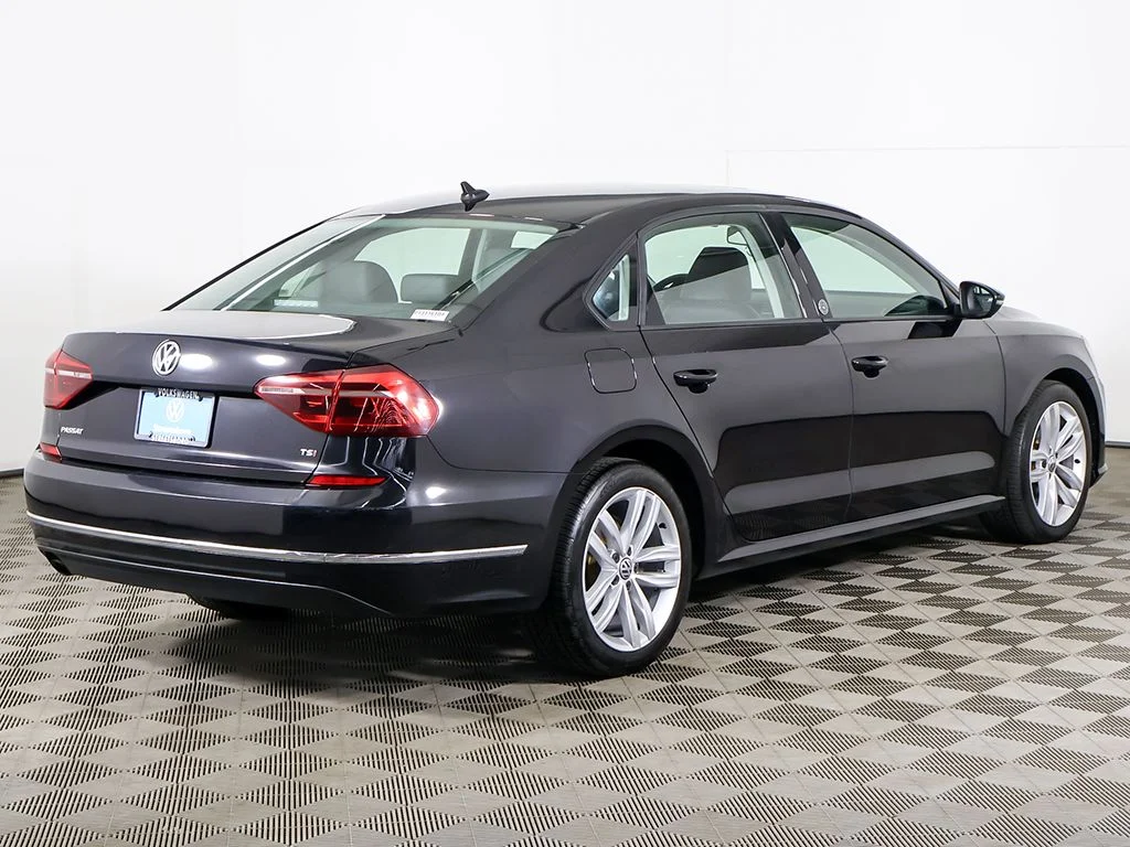 Used 2019 Deep Black Pearl Volkswagen 2.0T Wolfsburg image 10
