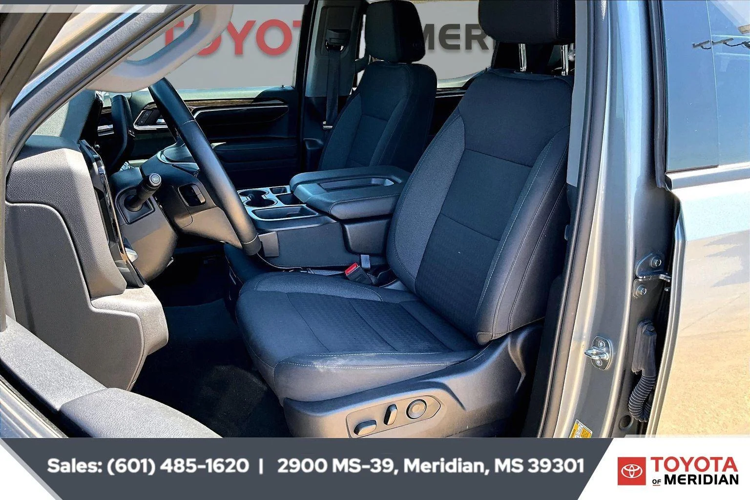 Used 2024 Sterling Metallic GMC Elevation image 17