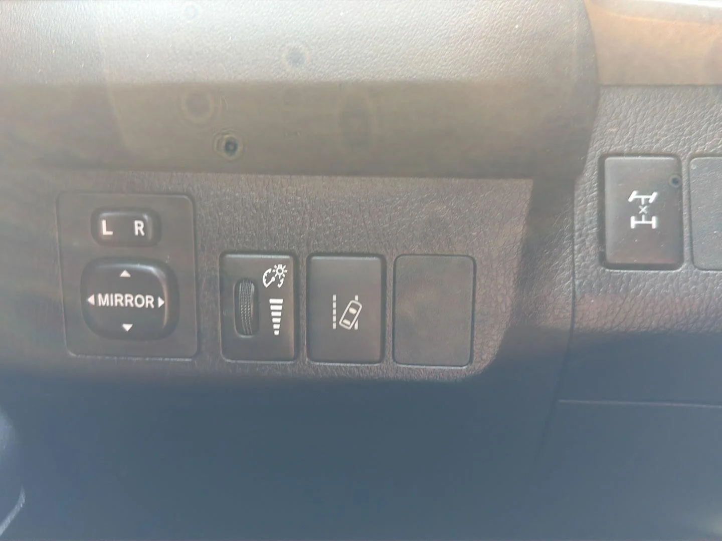 Used 2018 Black Toyota LE image 17