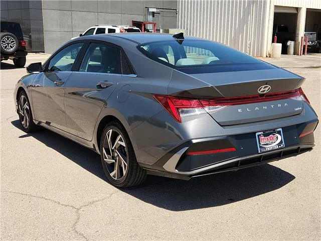 Used 2024 Gray Hyundai Limited (IVT) image 3