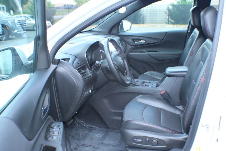 Used 2023 Summit White Chevrolet RS image 11