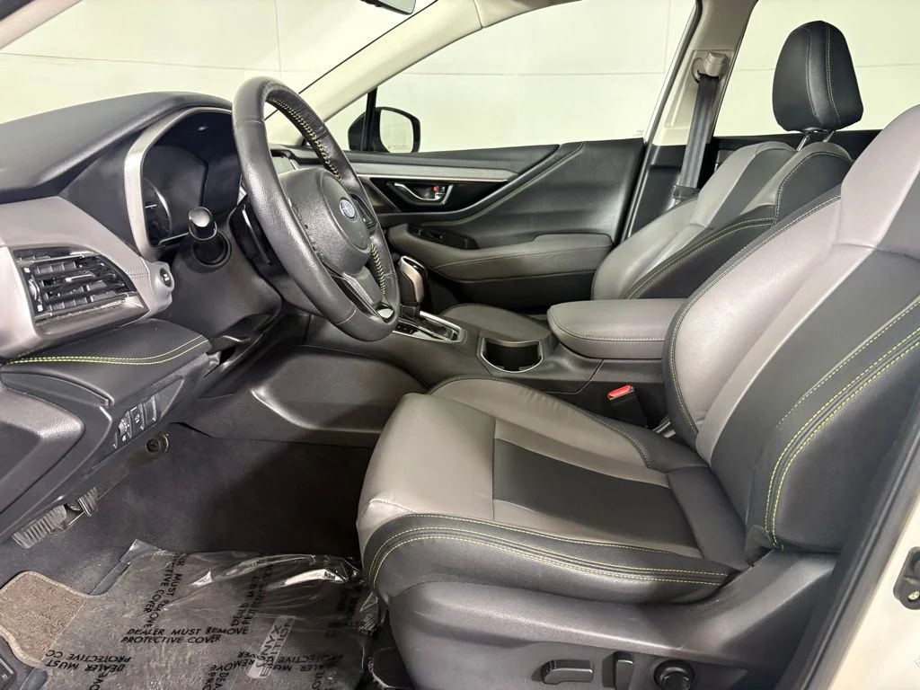 Used 2025 Crystal White Pearl Subaru Onyx Edition image 21