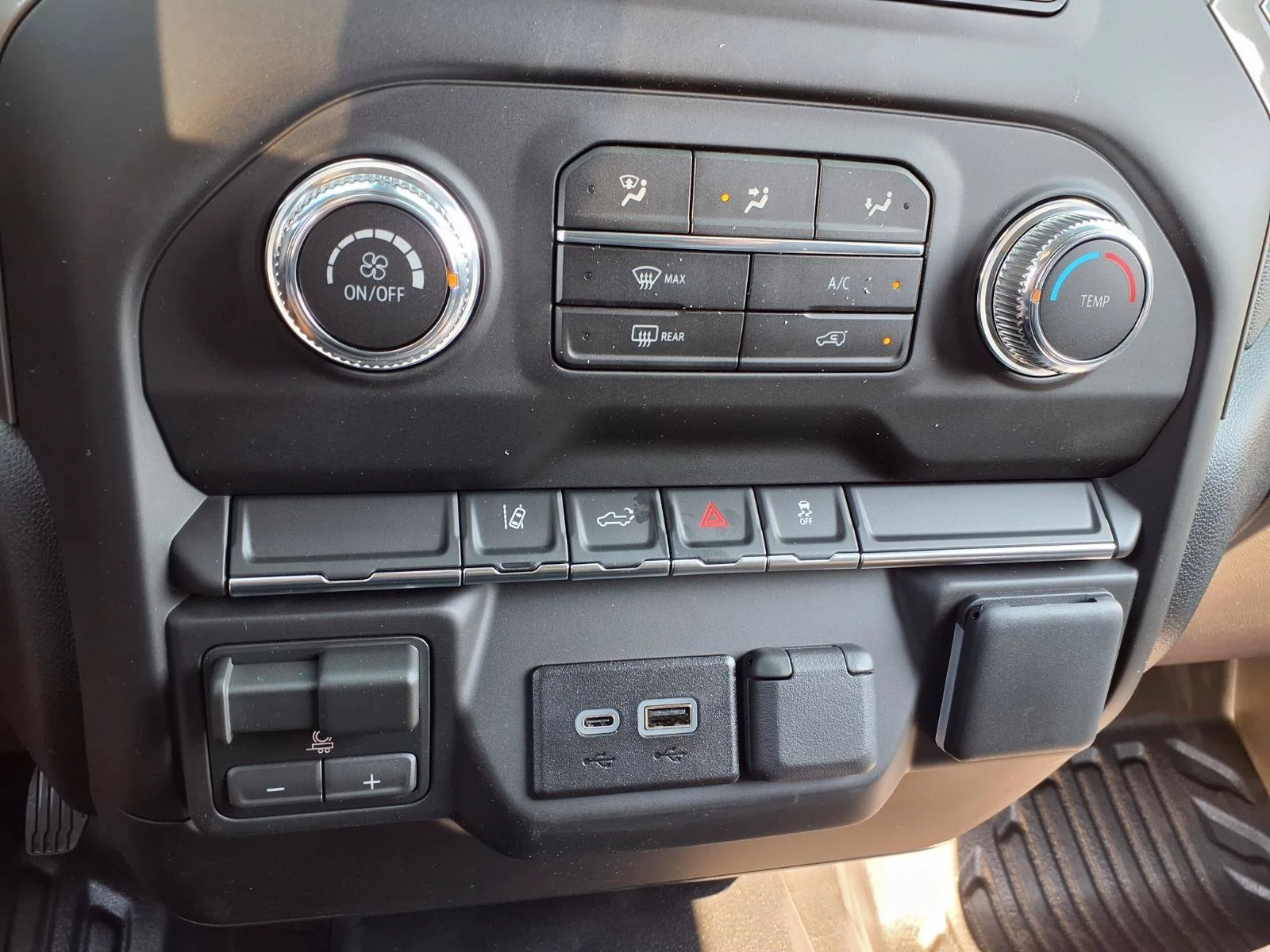 2026 GMC Sierra 3500HD Pro - Photo 6