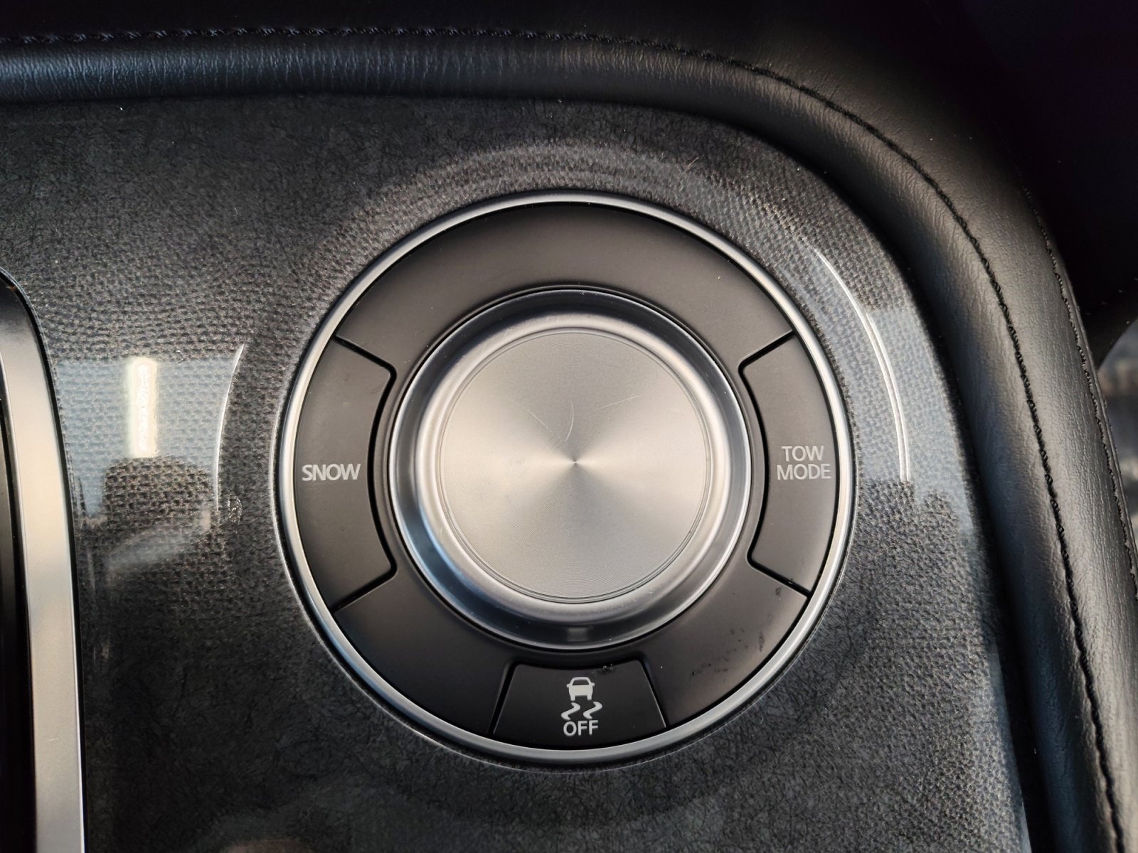 Used 2024 Super Black Nissan SV image 33
