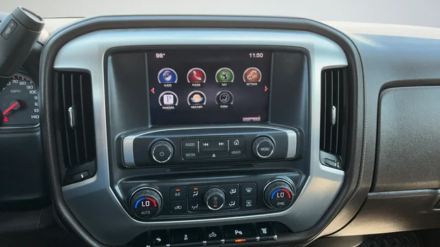 Used 2015 White GMC SLE image 17