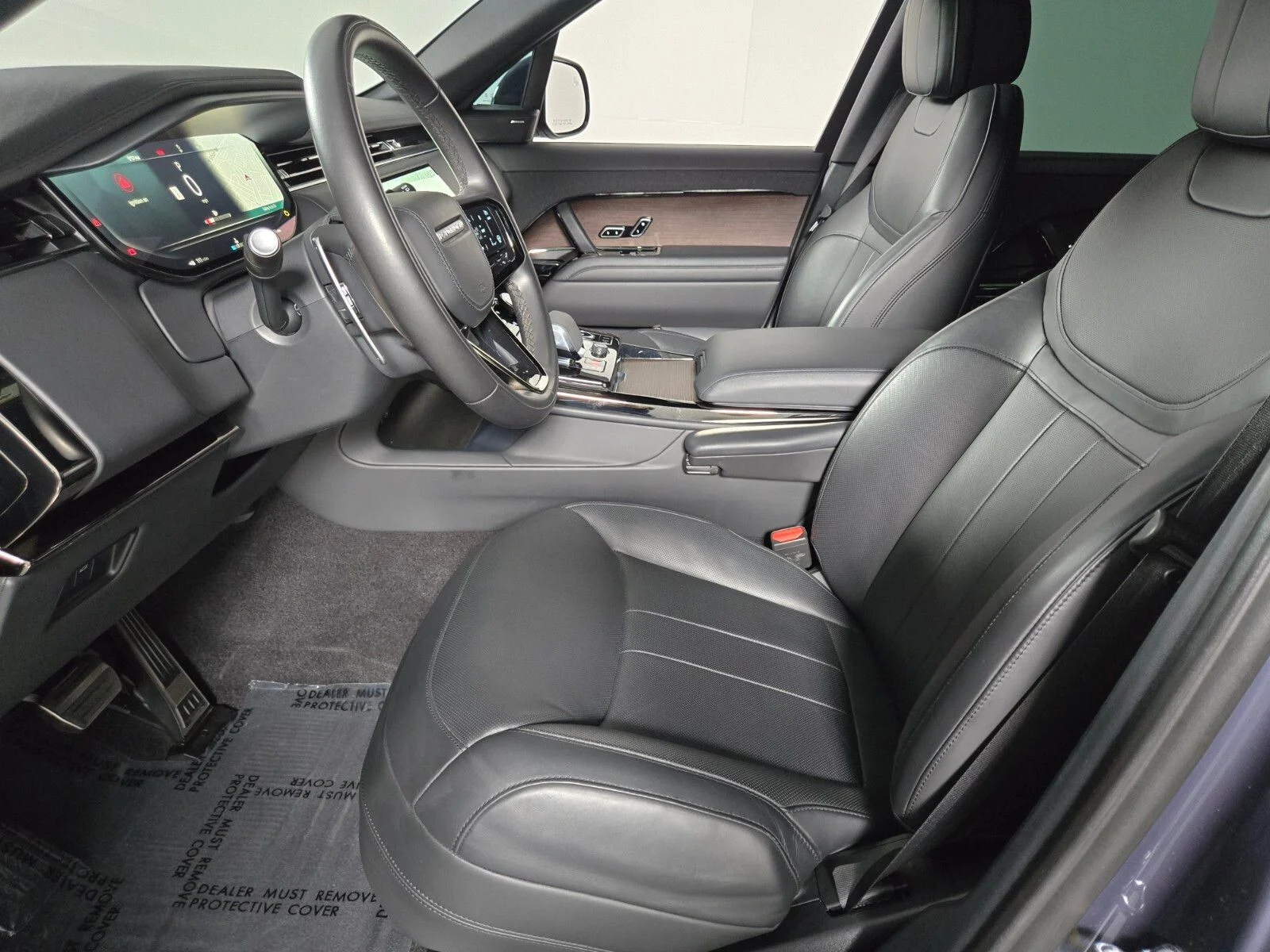 Used 2023 Varesine Blue Metallic Land Rover SE Dynamic image 12