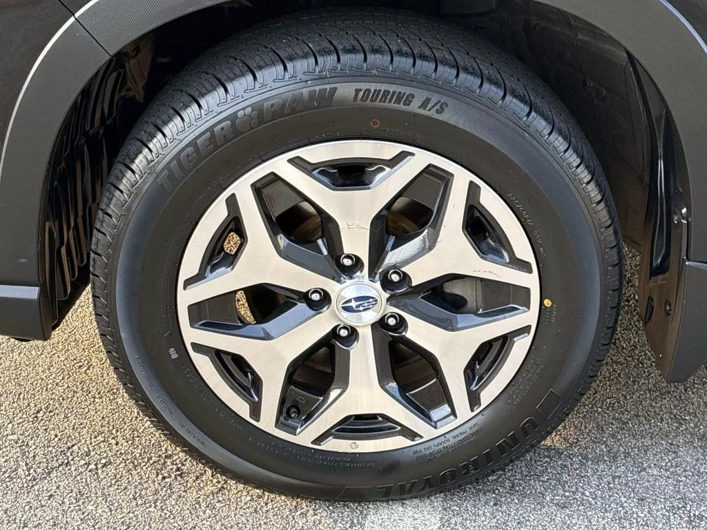 Used 2023 Crystal Black Silica Subaru Premium image 19
