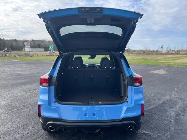 Used 2023 Fountain Blue Chevrolet RS image 27