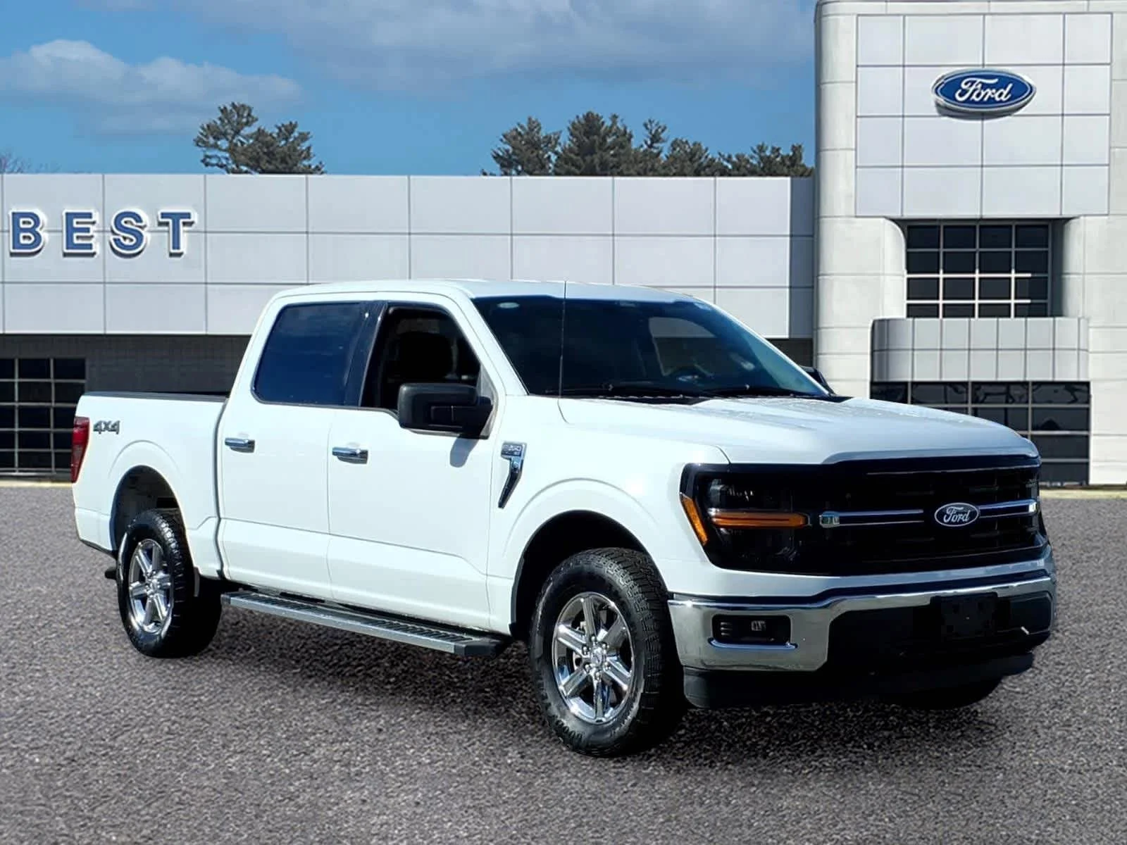 Used 2025 Oxford White Ford XLT image 9