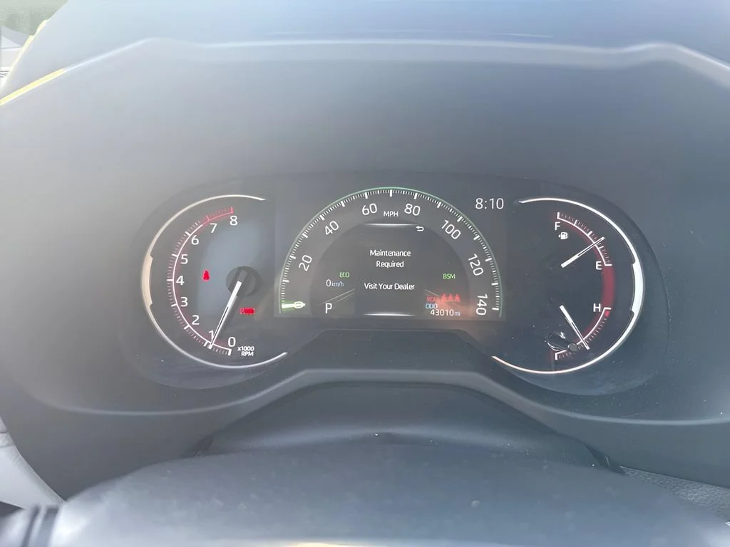 Used 2023  Toyota XLE image 15
