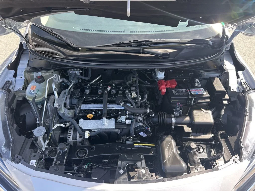 Used 2025 Silver Nissan 1.6 SV image 29