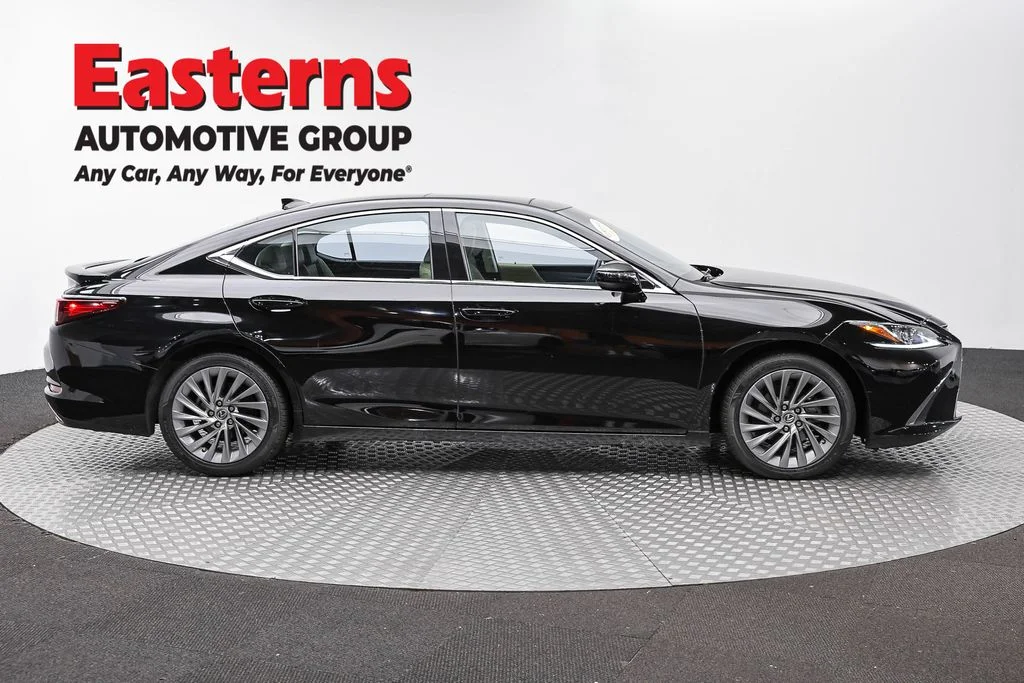 Used 2020 Black Lexus 350 Luxury image 4