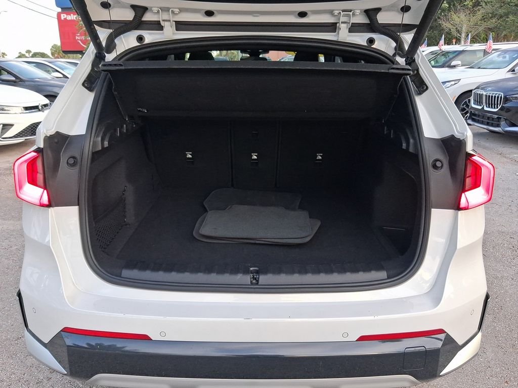 Used 2026 White BMW xDrive28i image 11
