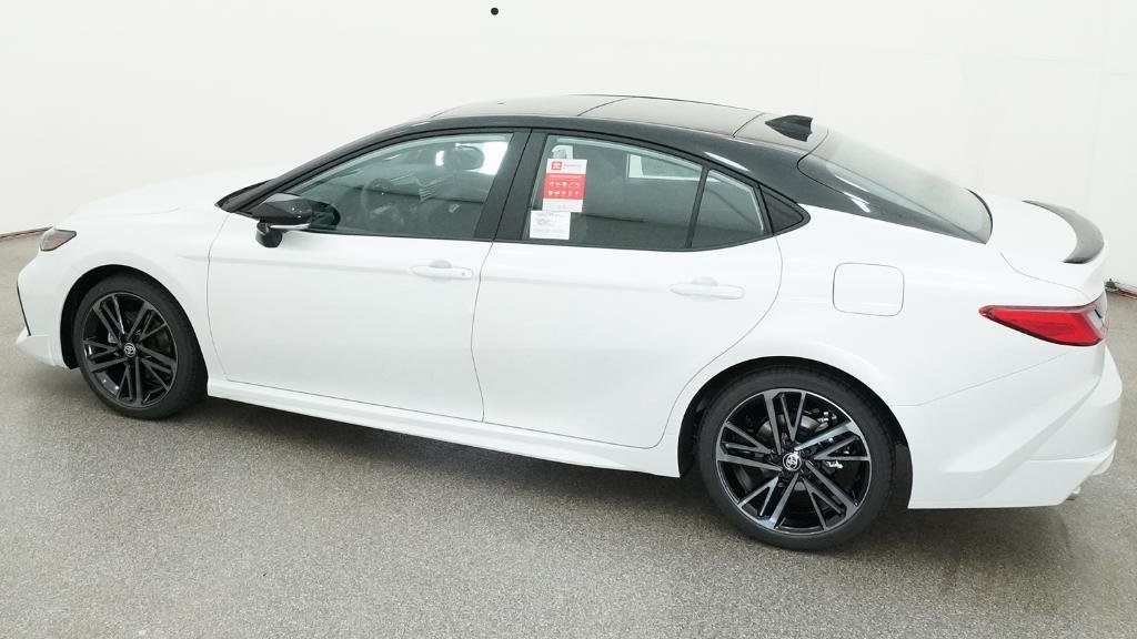 New 2026 Wind Chill Pearl with Midnight Black Metallic roof Toyota XSE image 16