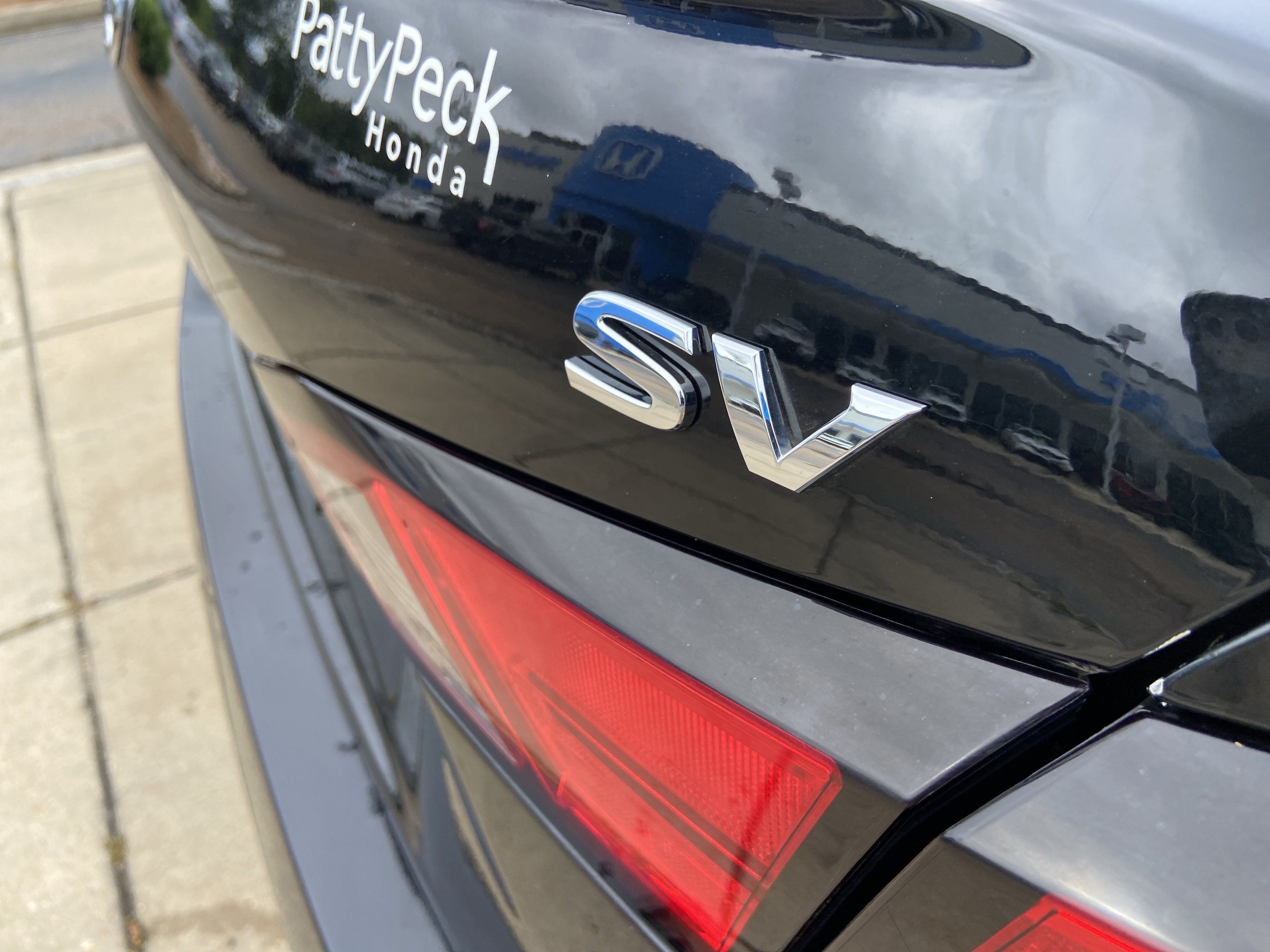 Used 2022 Super Black Nissan 2.5 SV image 52