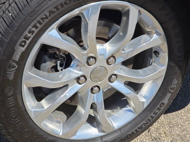 Used 2017 Vice White Tri-Coat Pearl Dodge Citadel image 27