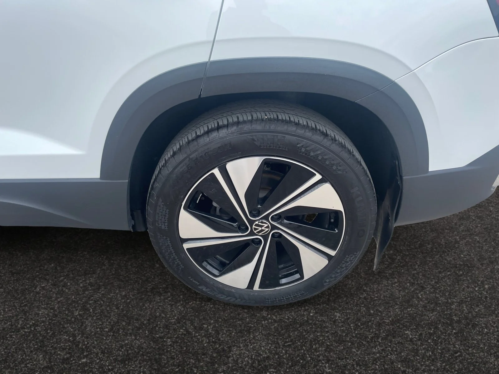 Used 2025 White Volkswagen Comfortline image 9