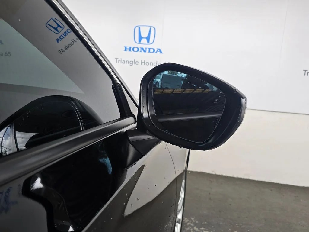 Used 2024  Honda LX image 32